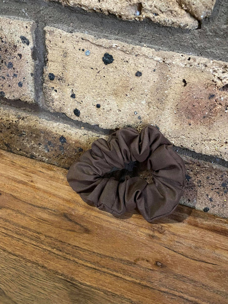 Medium Scrunchie - Brown